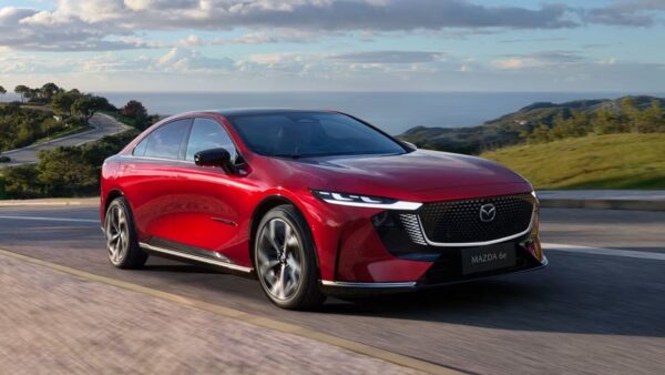 Mazda 6e: l’elettrica che osa sfidare le regine del segmento