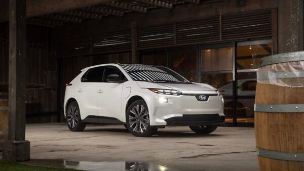 Nuova Subaru Solterra 2026: il SUV elettrico cambia ancora