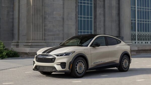 Mustang Mach-E 2025: Ford ascolta i clienti e aggiorna il modello