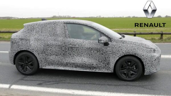 Nuova Renault Clio 2025: arriverà presto la nuova versione