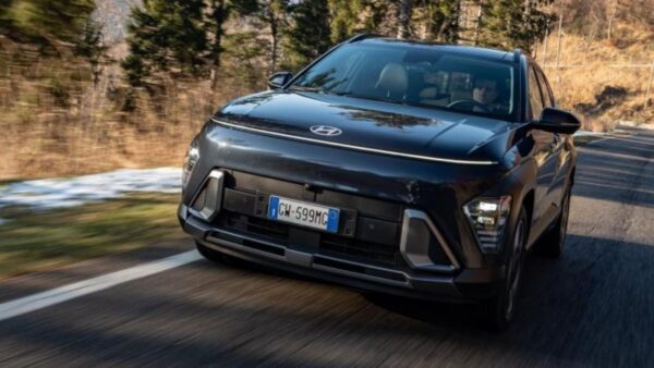 Hyundai svela il futuro ibrido: potenza, comfort, rivoluzione