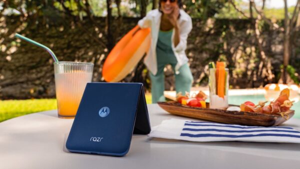 motorola razr 60: il modello flip ancora più potente e con intelligenza artificiale