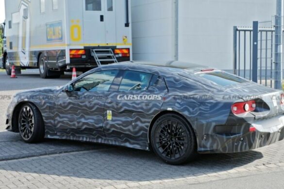 Mercedes-AMG annuncia la sua prima sportiva elettrica: debutto vicino
