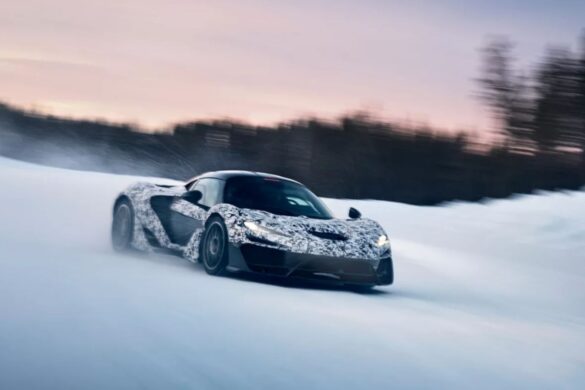 McLaren W1 alla prova del gelo: la nuova potente hypercar