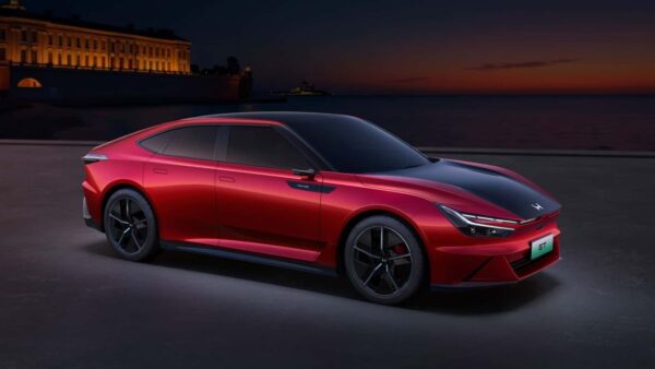 Troppi schermi sulla nuova Honda GT: un design estremo?