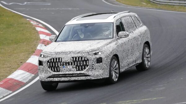 Audi Q9, nuove foto spia