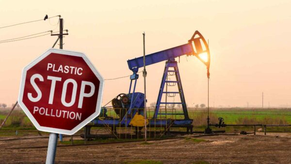 Uno studio rivela che 5 grandi compagnie petrolifere sono responsabili di danni climatici per 28.000 miliardi di dollari dal 1991.