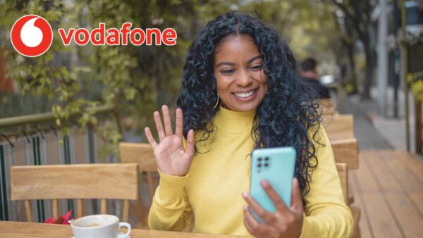 Vodafone offre giga illimitati in 5G a 9,99€ al mese con attivazione gratuita, eSIM e prezzo fisso per 24 mesi, solo online.