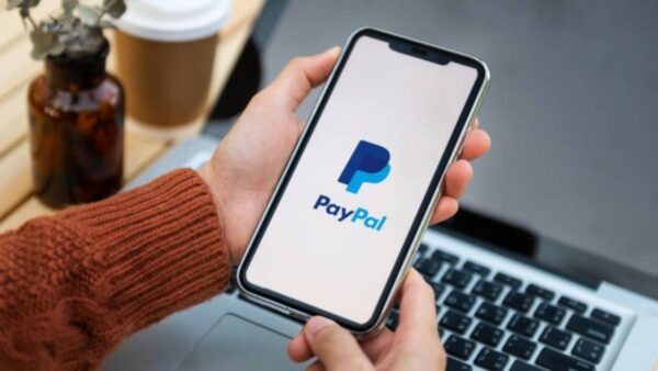 In seguito alle regole dettate dal DMA, ora PayPal può agire sugli iPhone indipendentemente da Apple Pay.