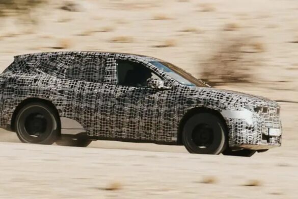 BMW sfida l’autonomia: il volante resta in mano al conducente