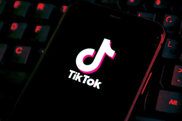TikTok, ora l’AI compilerà la descrizione delle foto per voi
