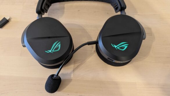 ASUS ROG Pelta () ASUS ROG Pelta ()