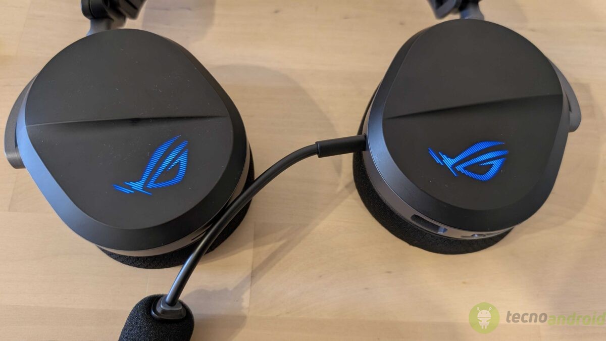 ASUS ROG Pelta () ASUS ROG Pelta ()