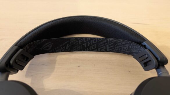 ASUS ROG Pelta () ASUS ROG Pelta ()