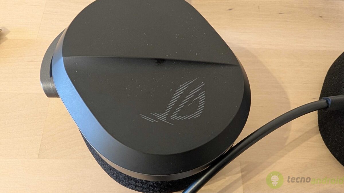 ASUS ROG Pelta () ASUS ROG Pelta ()