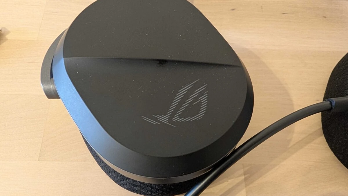 ASUS ROG Pelta () ASUS ROG Pelta ()