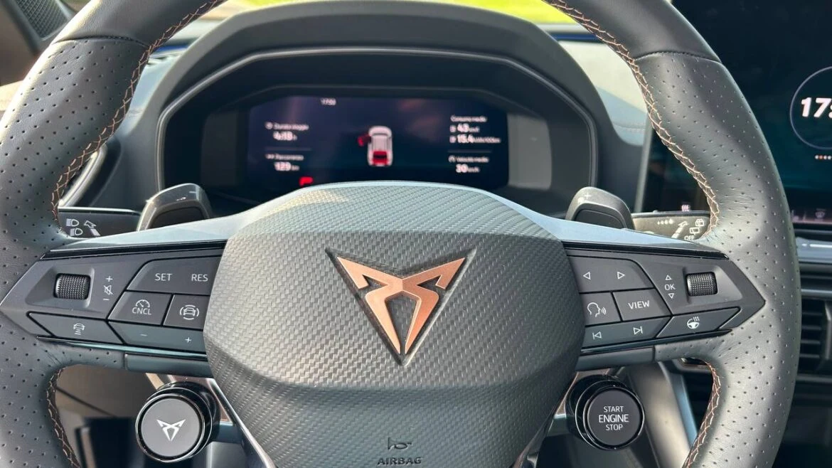 Cupra Formentor () Cupra Formentor ()