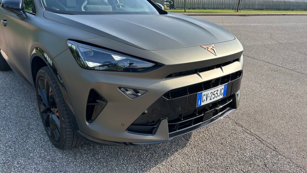Cupra Formentor () Cupra Formentor ()