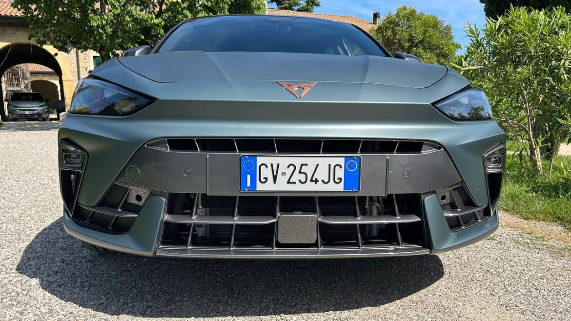 Cupra Leon VZ () Cupra Leon VZ ()