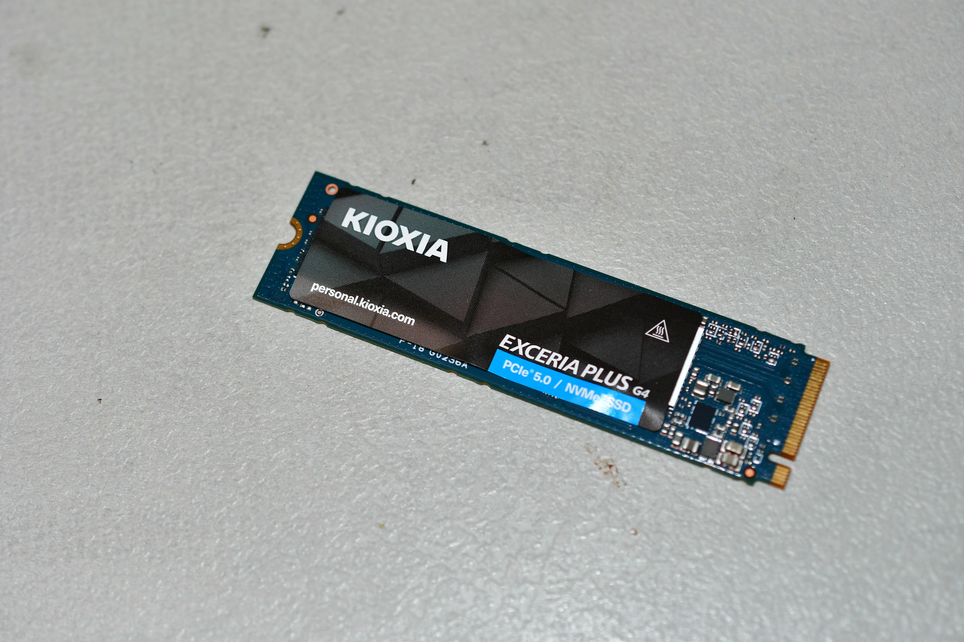 EXCERIA PLUS G () EXCERIA PLUS G ()
