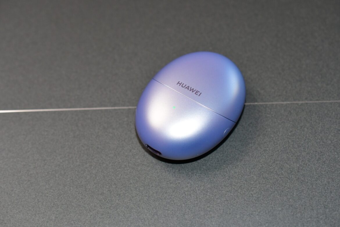 Huawei Freebuds () Huawei Freebuds ()
