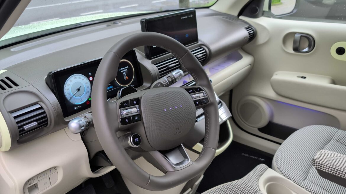 Hyundai Inster () Hyundai Inster ()