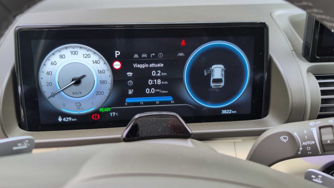 Hyundai Inster () Hyundai Inster ()