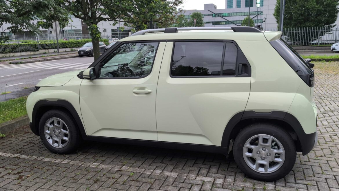 Hyundai Inster () Hyundai Inster ()