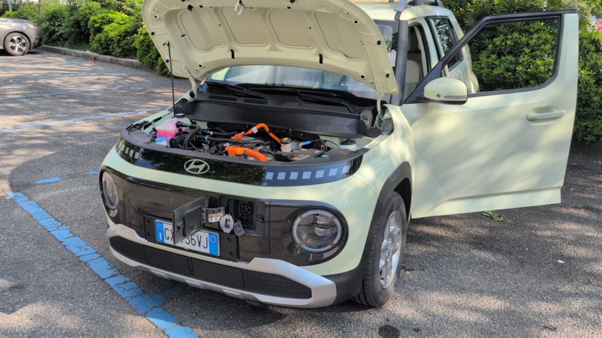 Hyundai Inster () Hyundai Inster ()