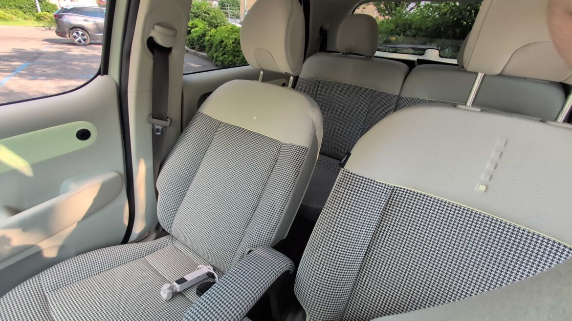 Hyundai Inster () Hyundai Inster ()