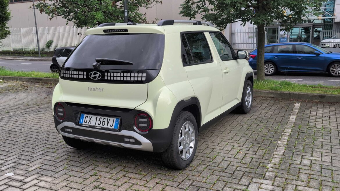 Hyundai Inster () Hyundai Inster ()