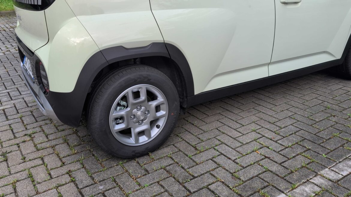 Hyundai Inster () Hyundai Inster ()
