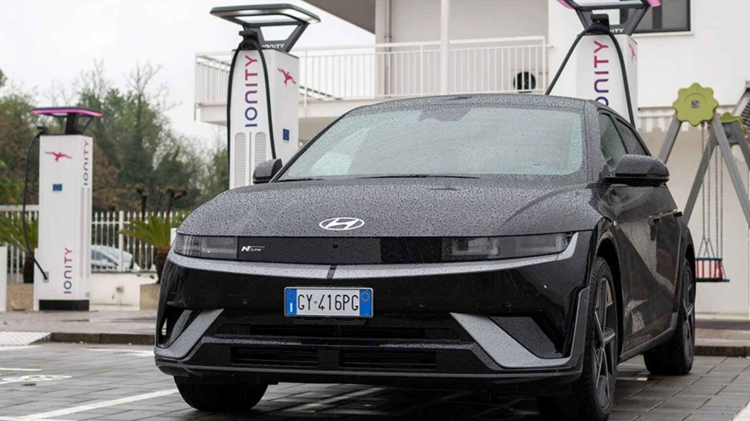 Hyundai velocizza la ricarica: sempre più potenza per le elettriche