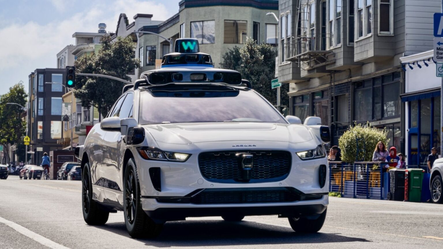 Guida autonoma: Toyota e Waymo collaborano per il cambiamento