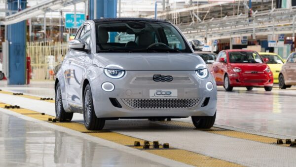 Mirafiori riparte davvero: arriva la nuova Fiat 500 ibrida