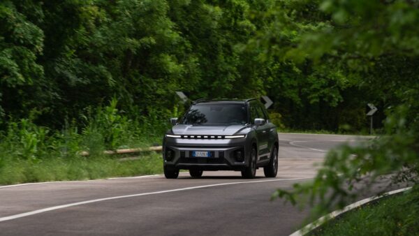 KGM Torres EVX conquista l’Italia: design, potenza, autonomia