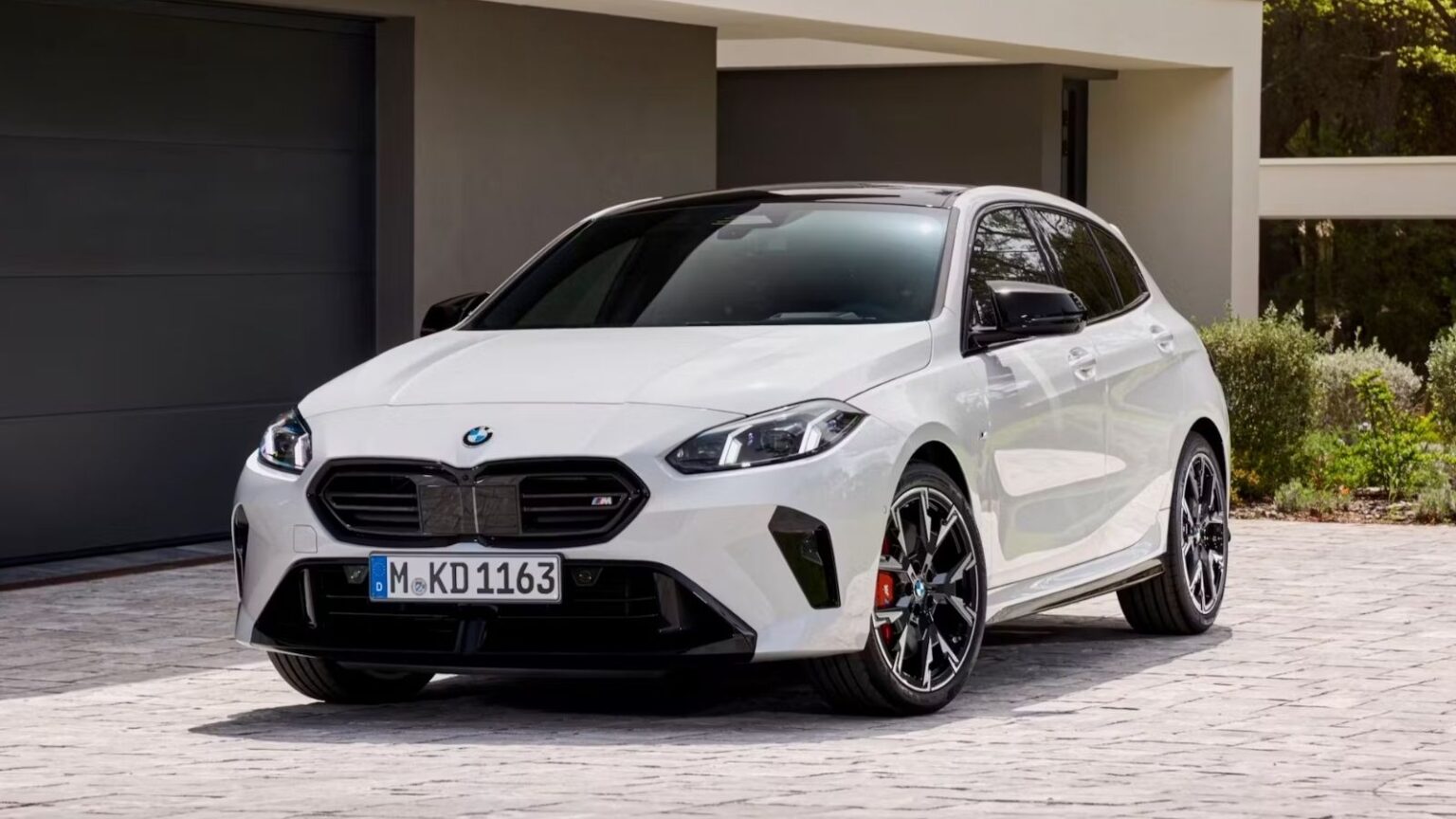 BMW Serie 1 del tutto rivisitata: nuova vita con Neue Klasse