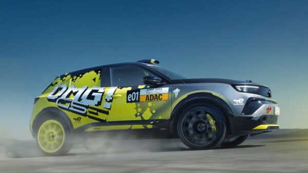 Opel Mokka GSE Rally: elettrica e pronta a cambiare il futuro delle piste