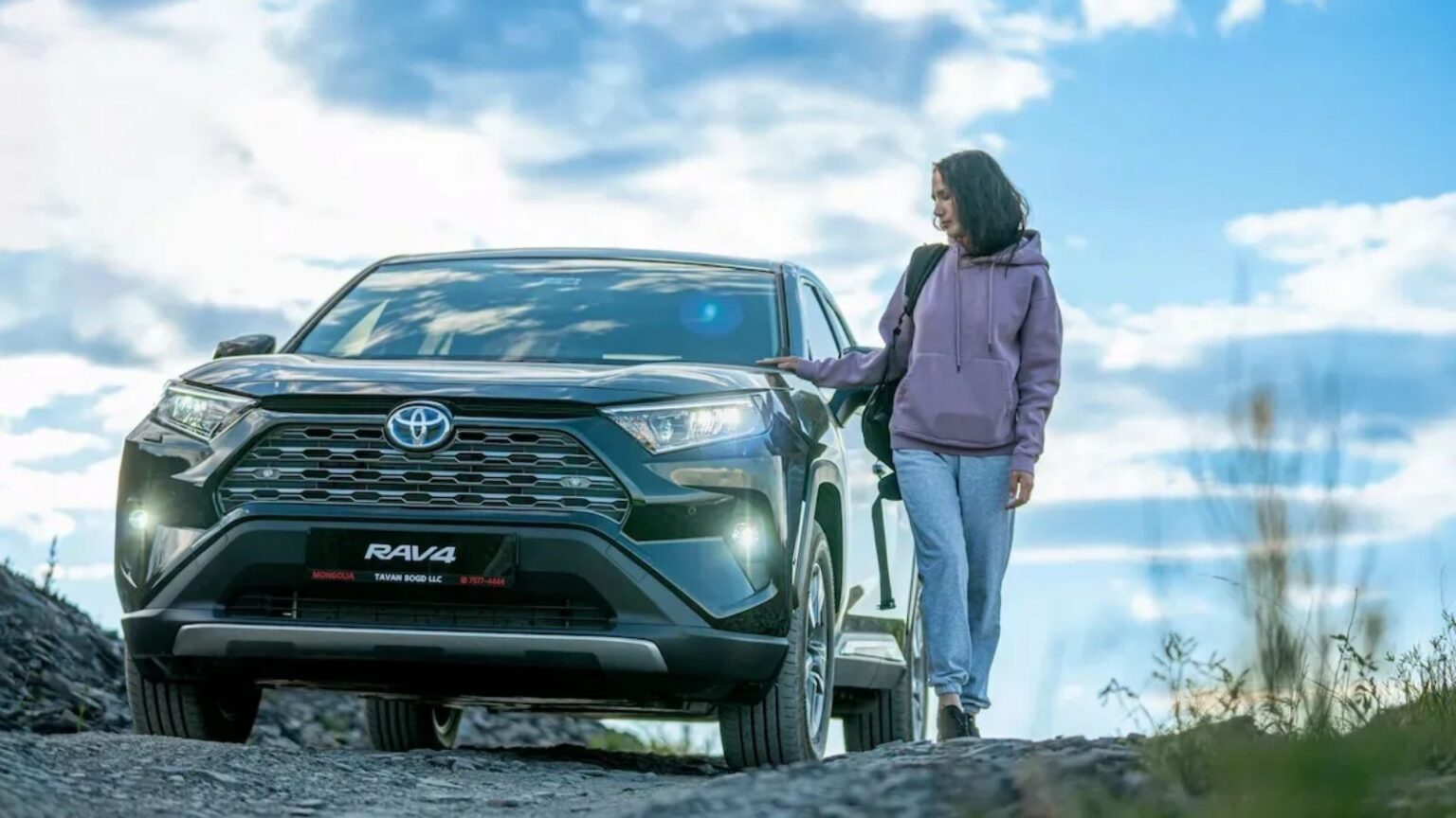 Toyota RAV4 2025: il SUV ibrido diventa ancora più audace