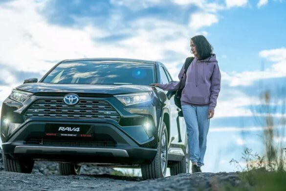 Toyota RAV4 2025: il SUV ibrido diventa ancora più audace