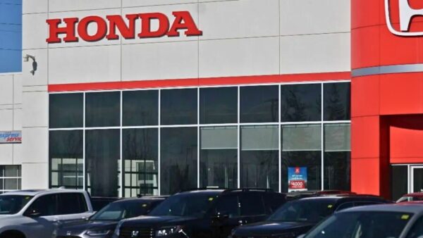 Honda rivede i piani: elettrico in frenata, l’ibrido conquista il futuro
