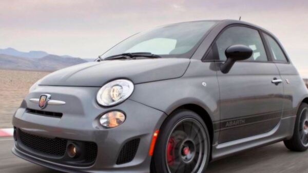 Abarth 695 Club Italia: il ritorno alla benzina non è del tutto escluso