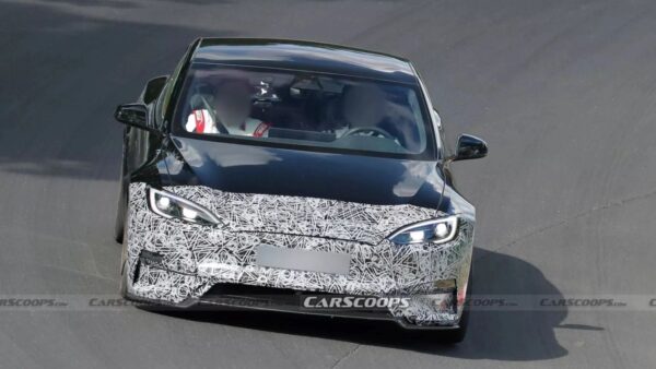 Tesla Model S Restyling 2025: piccoli ritocchi, grande attesa