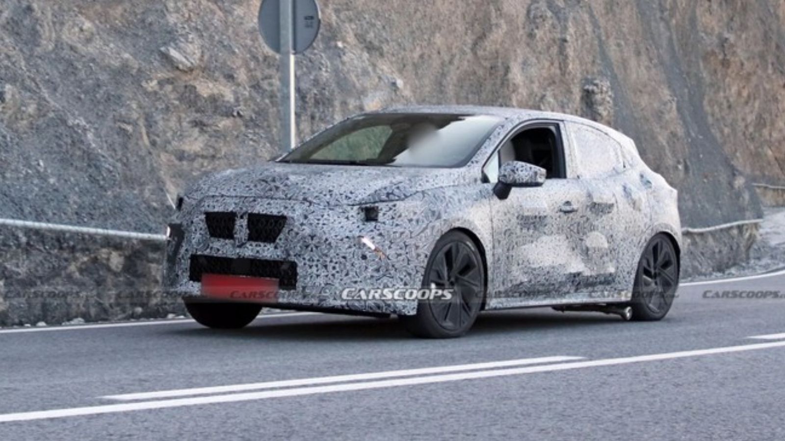 Immagine Evidenza R V T Nuova Renault Clio 2025: spuntano altri dettagli sul modello