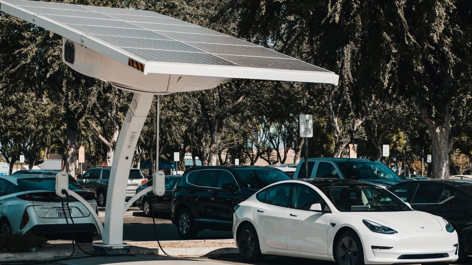 Auto elettriche in ritardo: l’Italia delude l’Europa ancora una volta