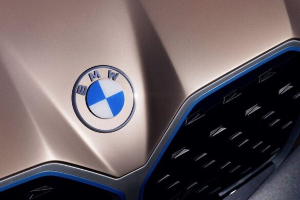 BMW Panoramic iDrive: esperienza di guida rivoluzionata