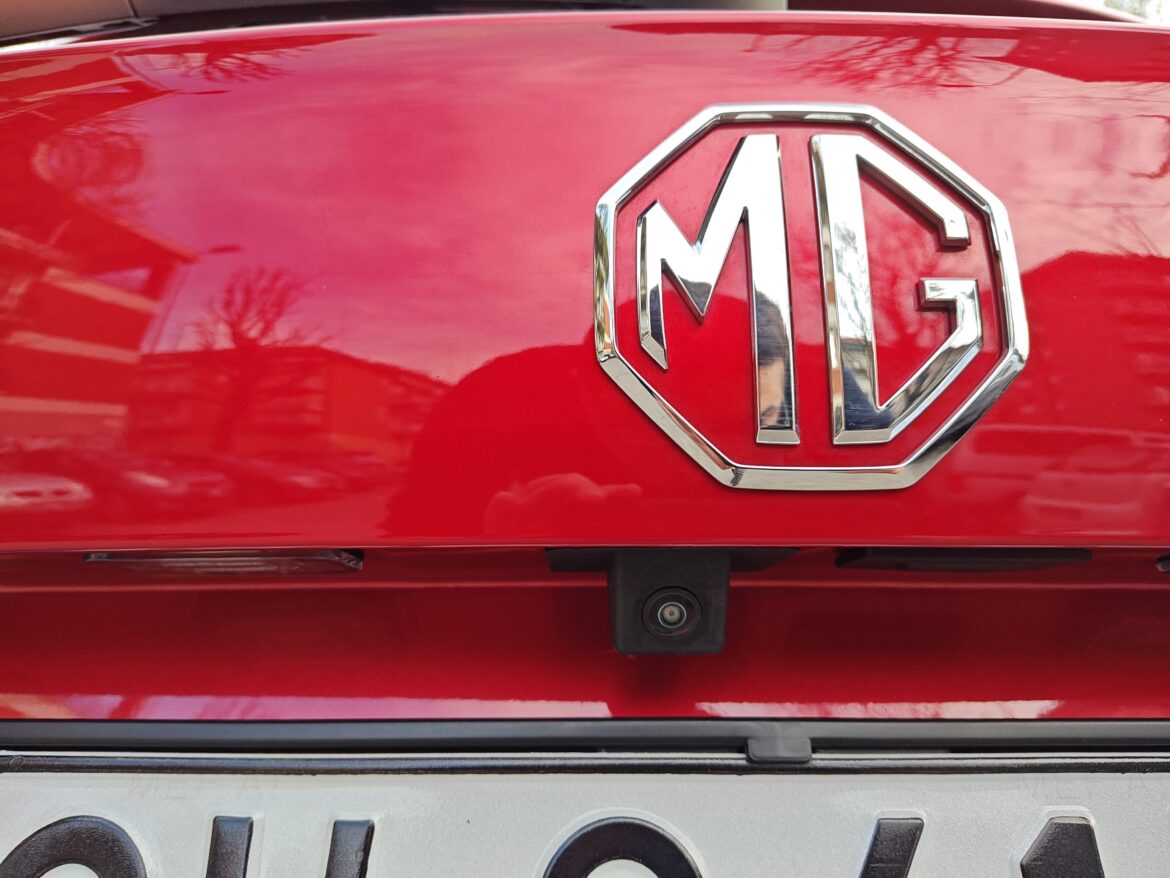 MG ZS Hybrid+ () MG ZS Hybrid+ ()
