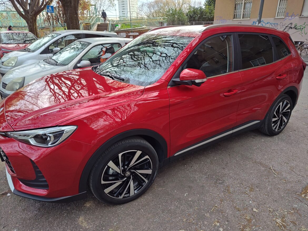 MG ZS Hybrid+ () MG ZS Hybrid+ ()