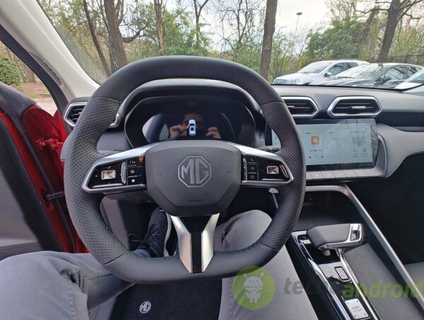mg zs hybrid+ - immagine 10 MG ZS Hybrid+ ()