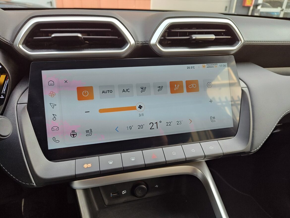 MG ZS Hybrid+ () MG ZS Hybrid+ ()